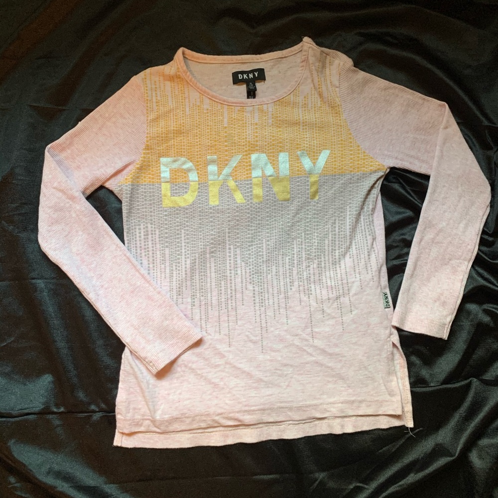 4/$15 🌸Girls DKNY shirt